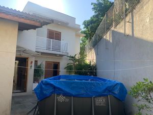 Image 19 - 881282