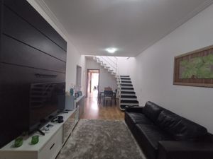 Image 4 - 881282