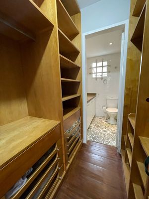 Image 9 - 881283