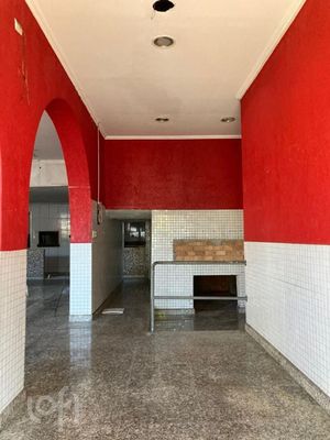 Image 18 - 881295