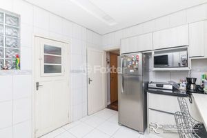 Image 3 - 881301