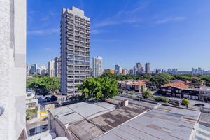 Image 4 - 881302