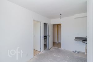 Image 16 - 881302