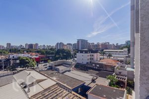Image 6 - 881302
