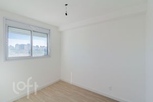 Image 11 - 881302