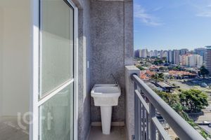 Image 1 - 881303