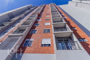 Image 33 - 881303
