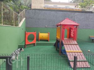 Image 15 - 881304
