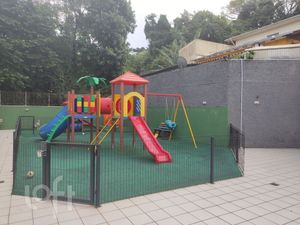 Image 14 - 881304