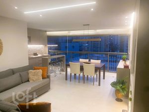 Image 13 - 881306