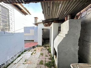 Image 17 - 881336