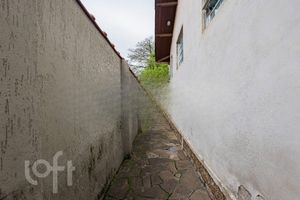 Image 21 - 881337