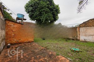 Image 17 - 881337