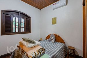 Image 11 - 881337