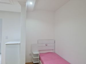 Image 7 - 881339