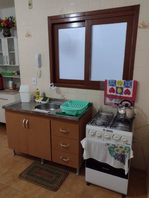 Image 4 - 881342