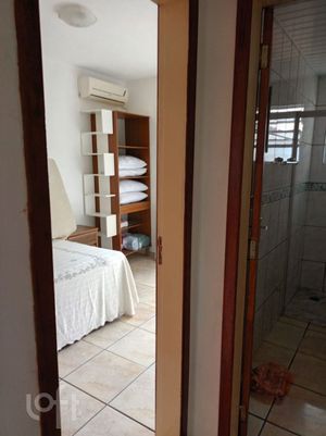 Image 7 - 881343
