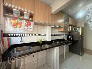 Image 7 - 881345