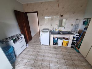 Image 30 - 881350