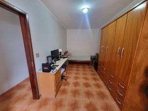 Image 25 - 881350