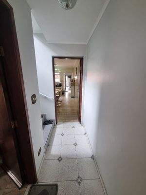 Image 5 - 881350