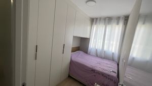 Image 10 - 881355
