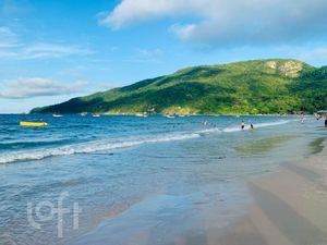 Image 16 - 881378