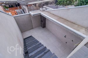 Image 11 - 881382