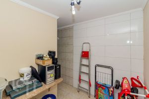 Image 30 - 881385