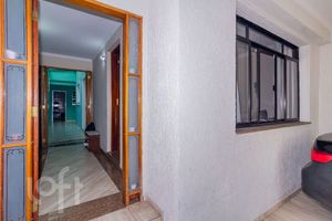 Image 47 - 881385