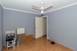 Image 11 - 881385