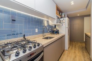 Image 15 - 881386