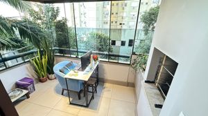 Image 10 - 881386