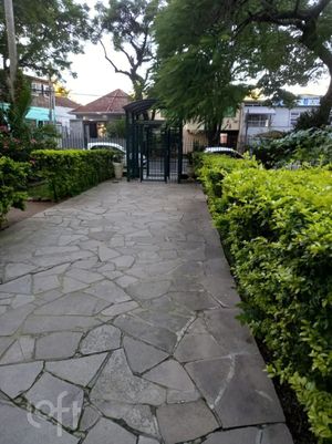 Image 4 - 881388