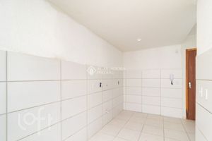 Image 3 - 881391