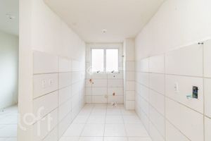 Image 5 - 881391