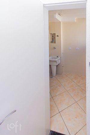 Image 33 - 881404