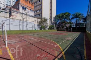 Image 42 - 881404