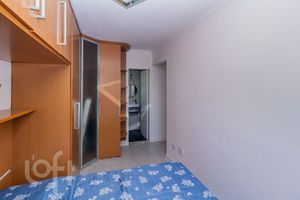 Image 19 - 881404