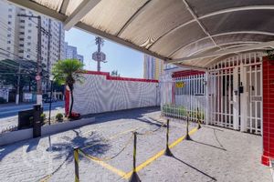 Image 67 - 881404