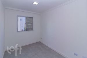 Image 13 - 881404