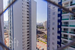 Image 9 - 881404