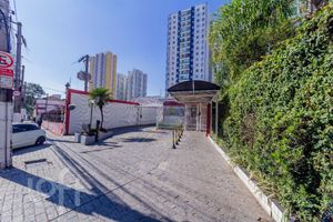 Image 70 - 881404
