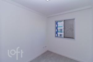 Image 15 - 881404