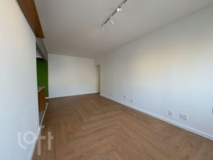Image 8 - 881405