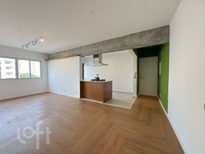 Image 15 - 881405