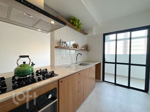 Image 6 - 881405