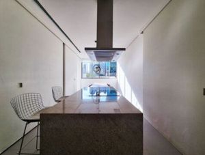 Image 9 - 881410