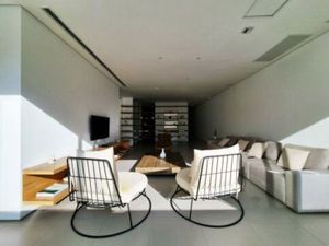 Image 10 - 881410