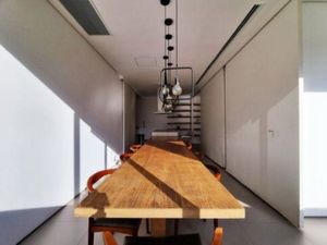 Image 11 - 881410